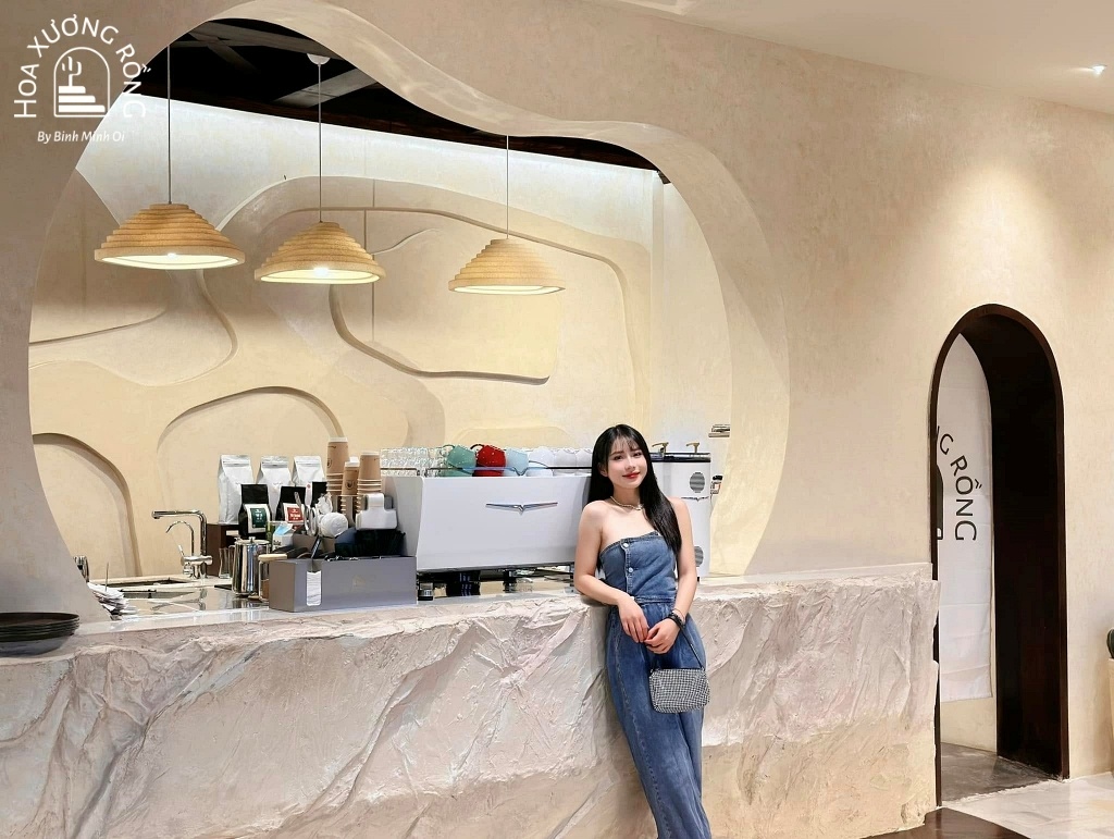 Cafe Hoa Xương Rồng được thiết kế theo phong cách Địa Trung Hải độc đáo